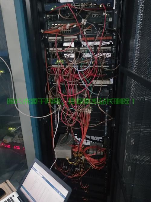 机房线路预留安全位置解析，保障线路安全，提升机房运营效率 第2张