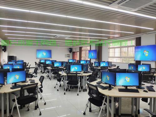 龙岩学院的机房怎么样呀？