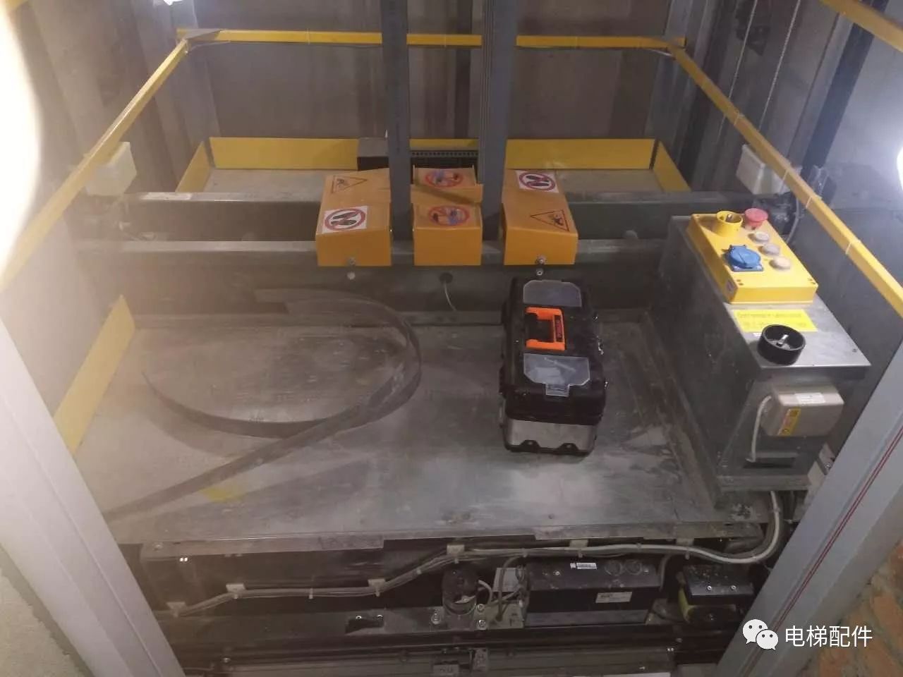 迅达老电梯机房怎么样啊