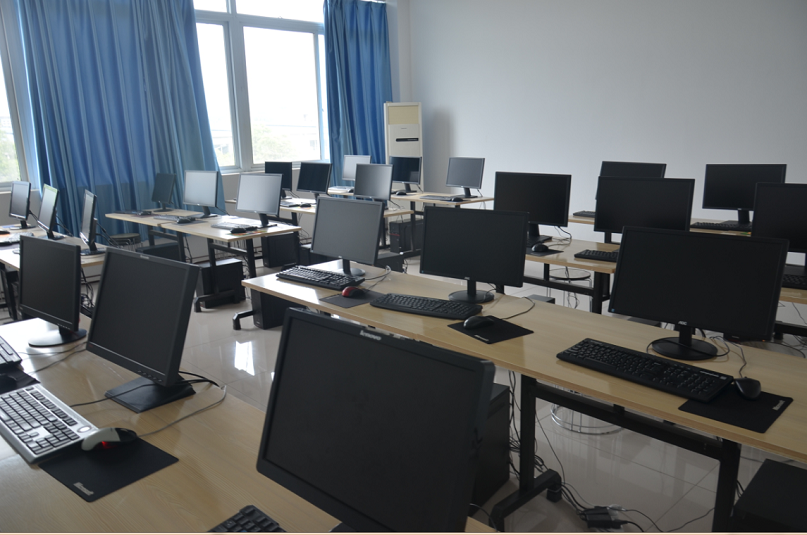 学校机房的电脑怎么样