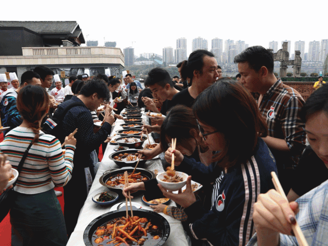 人机房吃鸡会怎么样