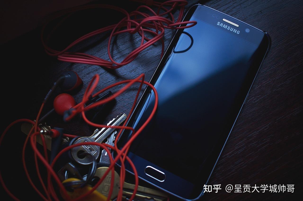 手机掉进机房会怎么样