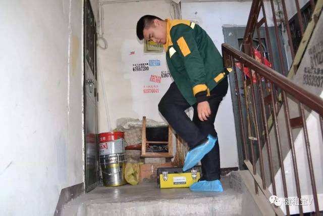 进入机房穿好鞋套会怎么样