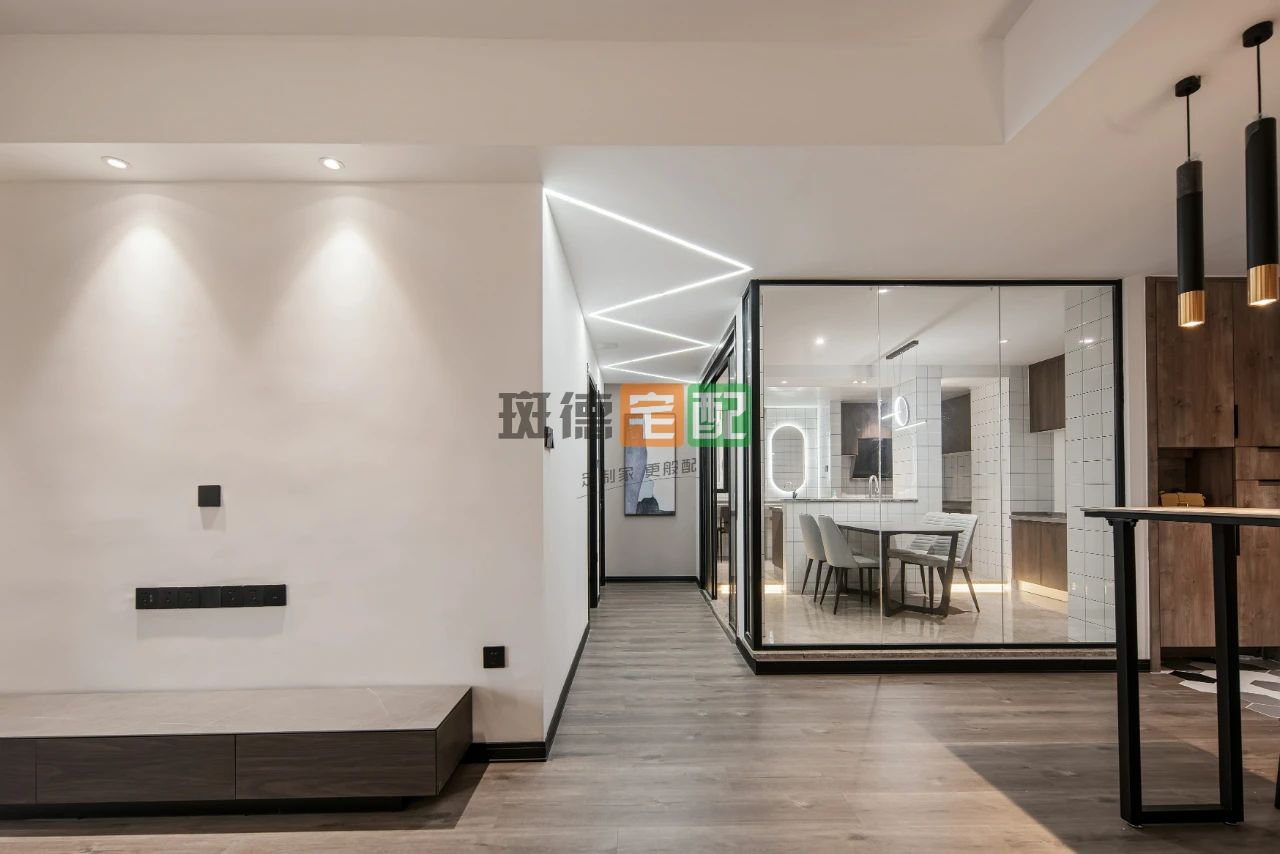雅居美域电梯机房怎么样