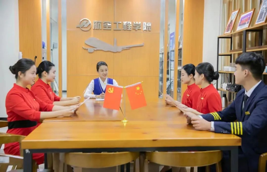 蓝航职业学院机房怎么样